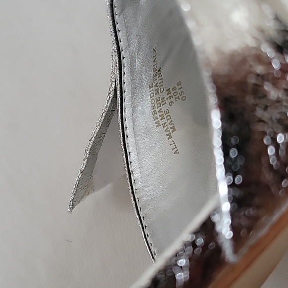 NEW Marc Fisher Brodie Silver Bow Ankle Strap Heel Size 9.5 - Picture 15 of 15